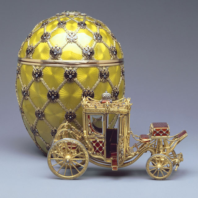 1897. Jajko koronacyjne (Coronation Egg) Mikołaj II dla Aleksandry Fiodorowny. Obecnie w Muzeum Fabergé w Petersburgu.
